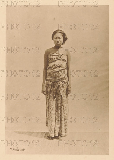 Bali woman from the 4th Caste. (Soendra's), Portrait of an unknown woman, page, photomechanical
