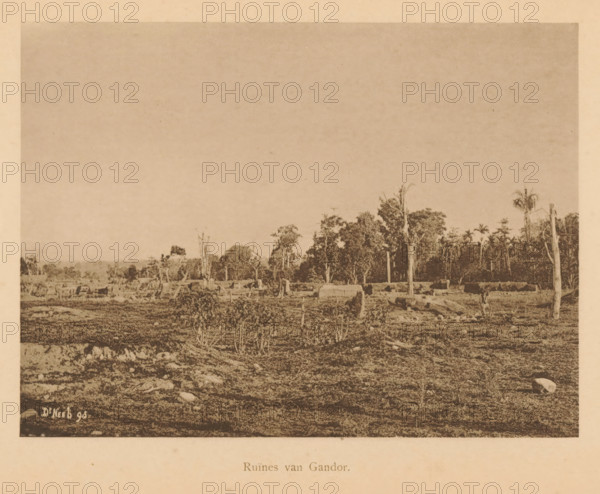 Ruins of Gandor, Ruins in a field, page, photomechanical print, maker: Christiaan Johan Neeb, c.