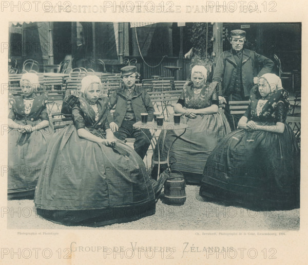 Group of visitors from Zeeland at the Antwerp World Exhibition in 1894, Groupe de Visiteurs