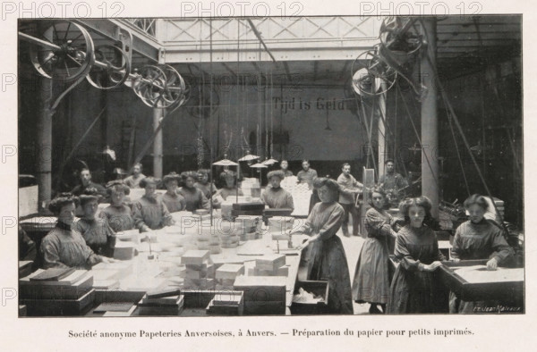 Société anonyme Papeteries Anversoises, à Duffel. - Vue d'une machine continuation à fabriquer le