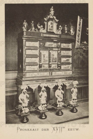Shower in the house of Christoffel Plantijn, Shower cabinet of the XVIIth century, page,