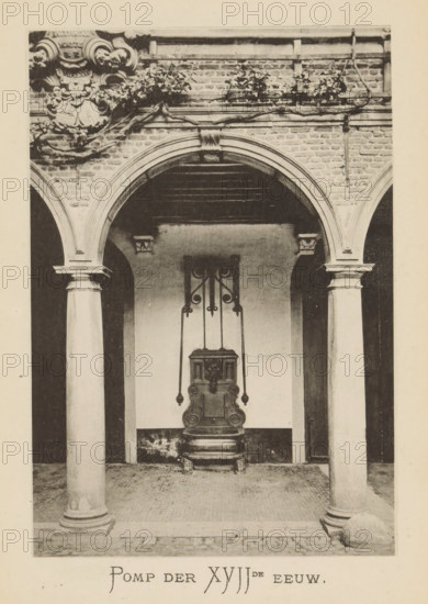 Fountain in the courtyard of the house of Christopher Plantin, Pump of the XVIIth century, page,