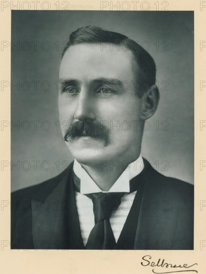 The right honorable the earl of Selborne, photograph, page, annotation, inscription: '25, Old Bond