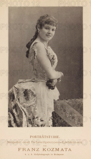 Portrait of an unknown woman, page, photomechanical print, inscription: 'Porträtstudie, Negativ und