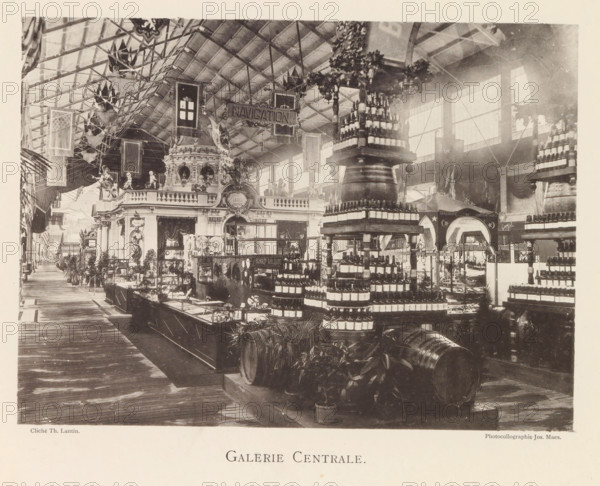 Interior of the central hall of the world exhibition in Antwerp, Galerie Centrale, page,