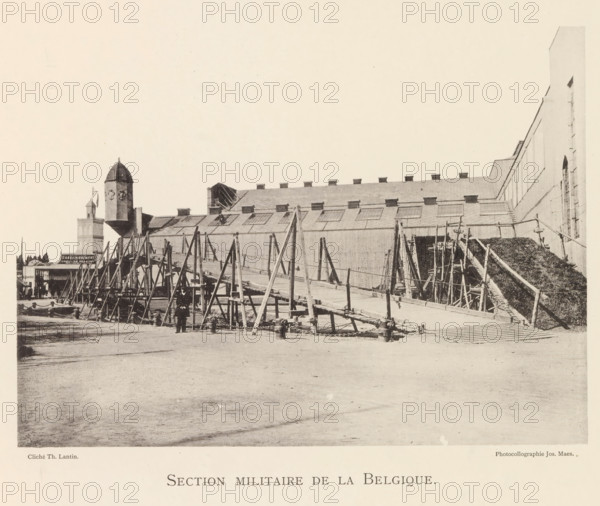 Wooden bridge in the military section of the world exhibition in Antwerp, Section Militaire de la