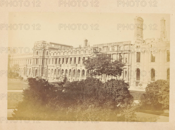 View of the Tuileries Palace in Paris, Palais des Tuileries - vue extérieure, photograph, page,