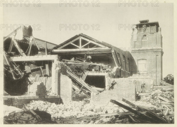 Collapsed cotton mill in Nagoya, page, photomechanical print, Nagoya, cliché maker: Kazumasa Ogawa,