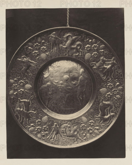 Copper bowl from the collection of Antonin Terme, photograph, page, Liège, c. 1880 - in or before