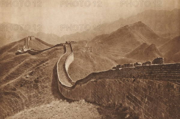 Great Wall of China, page, photomechanical print, photographer: Donald Mennie, Beijing, cliché