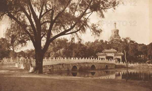 View of Beihai Park in Beijing, page, photomechanical print, photographer: Donald Mennie, Beijing,