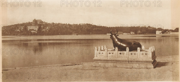 View of the Winter Palace in Beijing, page, photomechanical print, photographer: Donald Mennie,