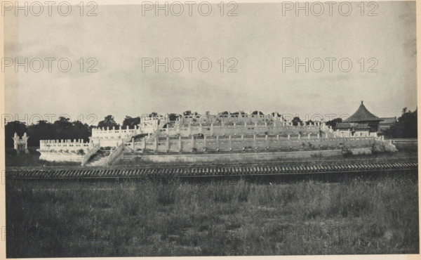 Altar of Heaven in Beijing, page, photomechanical print, photographer: Donald Mennie, Beijing,