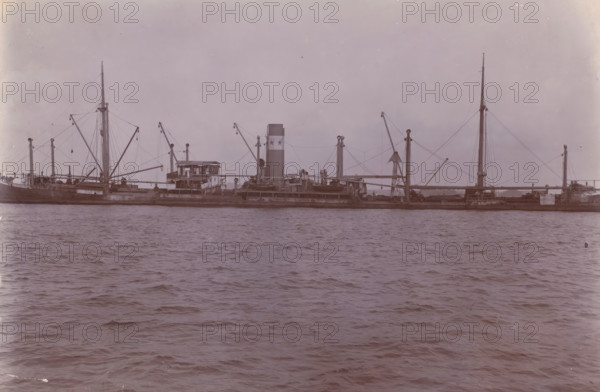 Image of SS Altenburg in Singapore, Belawan Ocean Harbor, photograph, The ship SS Altenburg in