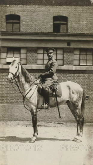 Arthur Moos on horseback in the uniform of the 20th Uhlanen regiment, May 1916, in Ludwigsburg,