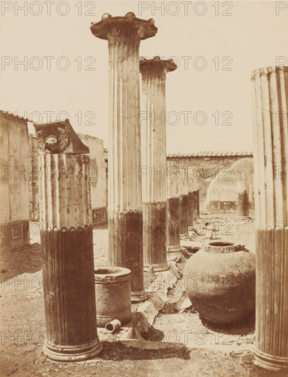 Ruin in Pompeii, Italy, photograph, collector's mark: 'VOSMAER', photographer: attributed to