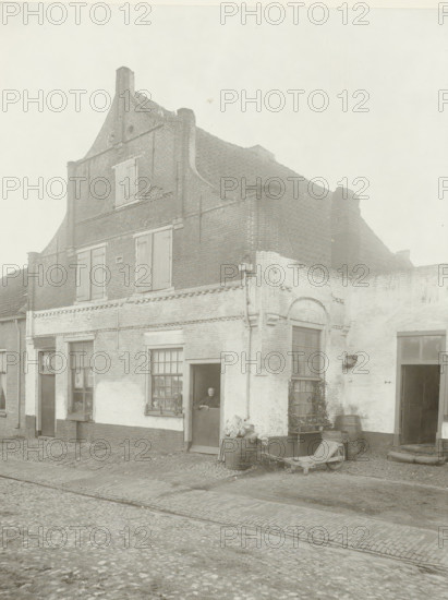 House in Amersfoort, Amersfoort 1905, photograph, title: 'Amersfoort 1905', name: 'H. Bickhoff
