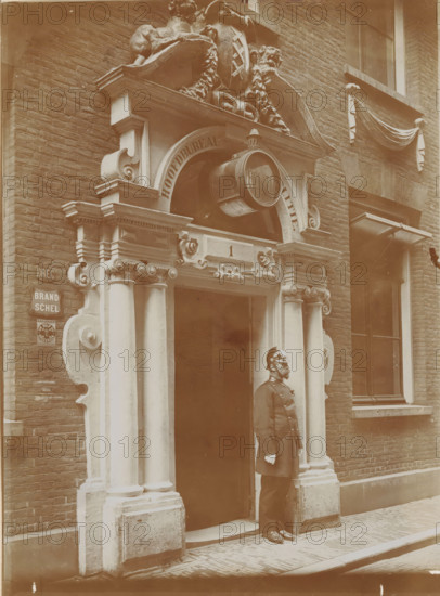 Gate of the Spinhuis, now installed in the new police station in Spinhuissteeg in Amsterdam,