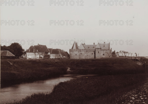 View of the former Koggenhuis in Medemblik, photograph, annotation: 'Medemblik, Former Koggenhuis