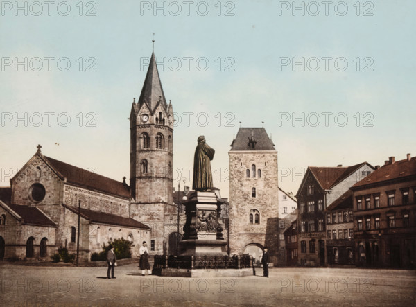 View of the Karlsplatz in Eisenach with the statue of Martin Luther, Eisenach, Karlsplatz mit
