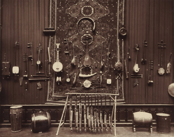 Musical instruments from the Daniël François Scheurleer collection, exhibited in Pulchri Studio in