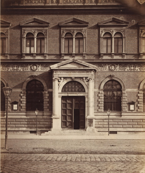 Façade of the Österreichisches Museum für angewandte Kunst in Vienna, Oesterr. Museum for Art and