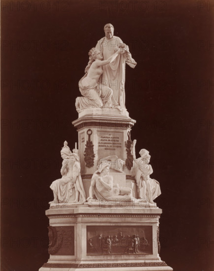 Monument to Camillo Cavour on the Piazza Carlo Emanuele II in Turin, Italy, Piazza Carlo Emanuele