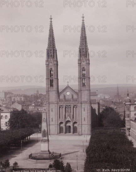 Katholische Hauptkirche', Wiesbaden, Germany, photograph, Frontal view of the church and the empty