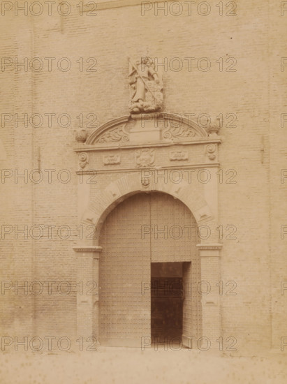 Entrance to the Westerkerk in Harlingen, shortly before its demolition in 1896, photograph,