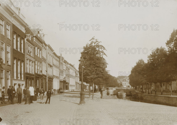 Street view in Leeuwarden, photograph, Leeuwarden, 1890 - 1920, photographer, paper, pasteboard,