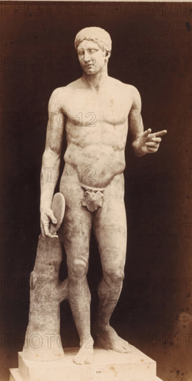 Sculpture of a discus thrower, Museo Vaticano, photograph, photographer: Libreria Spithöver, c.