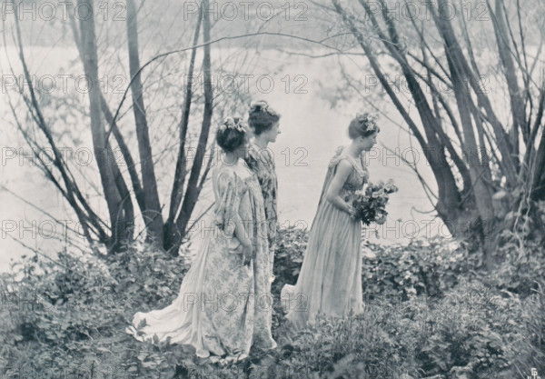 Landscape with three women with flowers in their hair, page, photomechanical print, photographer: