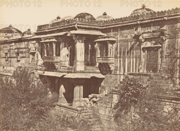 Sirkhej.- Porch in the Southern Colonnade of the Mosque, View of a portal of a mosque at Sarkhej