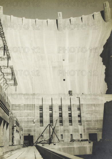 Boulder Dam, Arizona, Nevada, United States, Centrale Boulder dam, photograph, title: 'CENTRALE