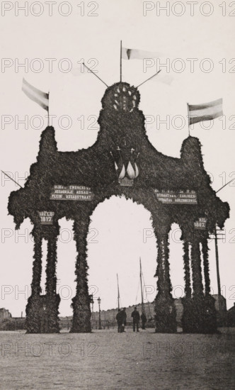 Nassauplein., Triumphal arch at Nassauplein during the April Festivals in 1887 in Amsterdam,