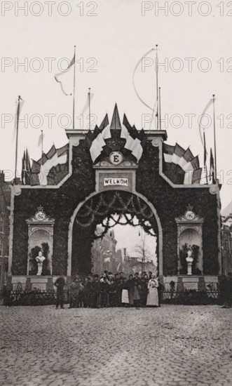 Westerstraat., Triumphal arch in the Westerstraat during the April Festivals in 1887 in Amsterdam,