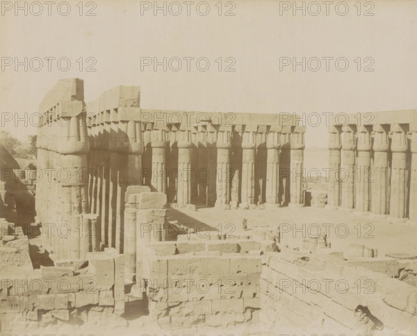 Louqsor. Ensemble de colonnade, Colonnade in Luxor, photograph, Part of Travel album with 80 photos