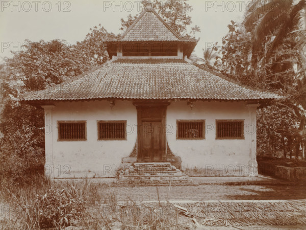 Missigit at Angké. No longer in use., Exterior of a mosque at Angké (Batavia), album page,