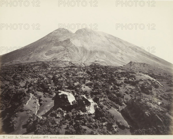 View of craters of Mount Vesuvius, Le Vesuve: Cratère, 1873, grande ouverture 1872, photograph,