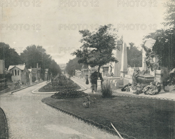Père-Lachaise in Paris, album page, photomechanical print, This print is part of an album., maker: