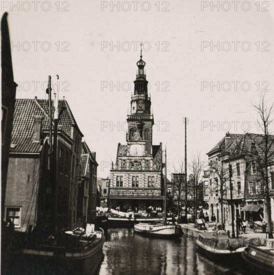 View of the Waag in Alkmaar, De Waag, Die Stadwage, The weight of the town Alkmaar, La balance de