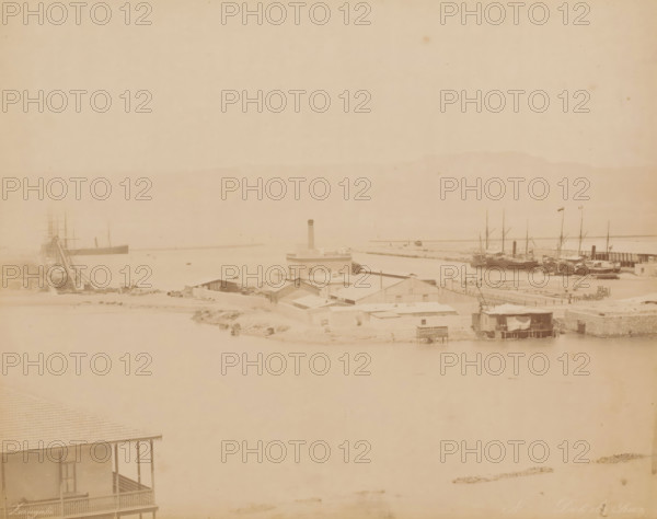 Dok de Suez, Dock at the Suez Canal, photograph, number: 'No', inscription: 'foto Zangaki, Suez',