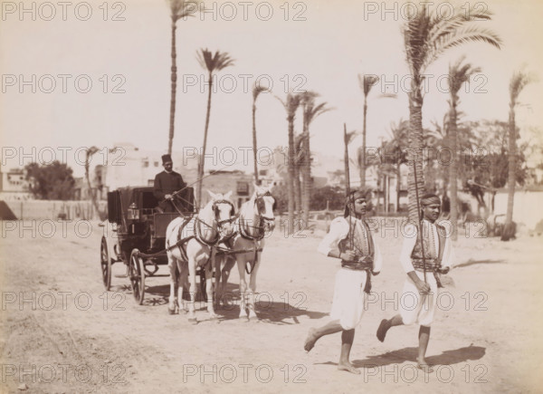 Saïs courant, Coach and coachman with two guards in Cairo, photograph, number: 'no 59',