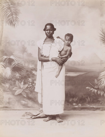 Portrait of an unknown African woman with child, Portrait of an unknown Nubian woman with child