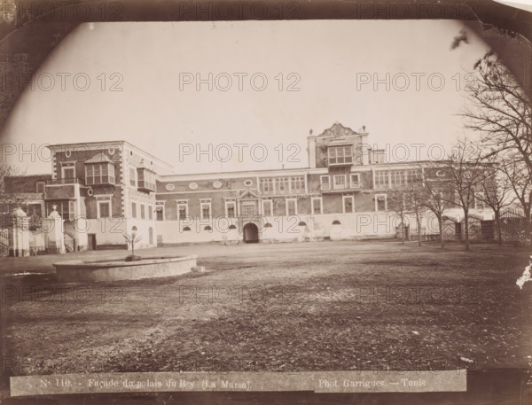 View of the Dar al-Taj in La Marsa, Façade du palais du Bey (la Marsa), photograph, number: 'N. 110