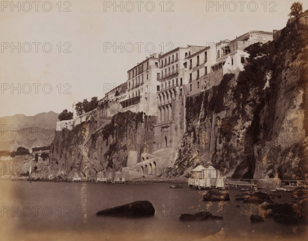 View of the cliffs of Sorrento and Hotel Tramontano, Italy, Hôtel Tramontano, Sorrento, photograph,