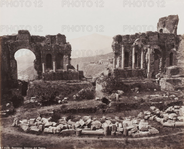 Interno del Teatro, Remains of the Amphitheater of Taormina, Italy, Taormina, photograph, number: