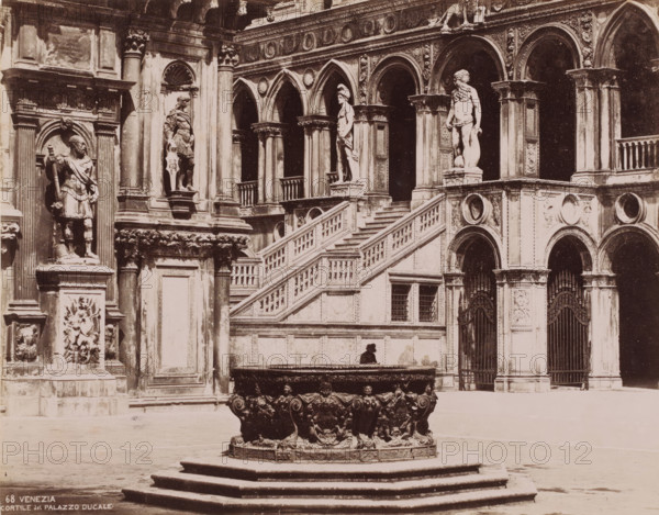 Courtyard of the Doge's Palace in Venice, Italy, Cortile del palazzo Ducale, Venezia, photograph,