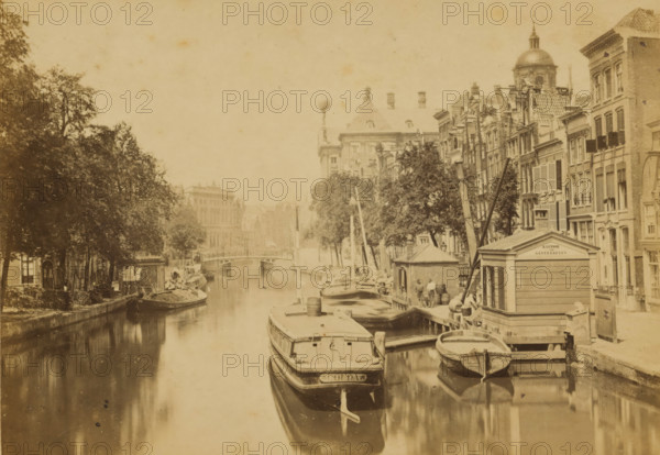 The Pipe Market, View of the Pipe Market in Amsterdam, Amsterdam, cabinet photograph, annotation: