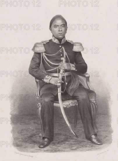 Portrait of Hamangkoe Boewono VI, the Sultan of Yogyakarta, print, The sitter is seated on a chair